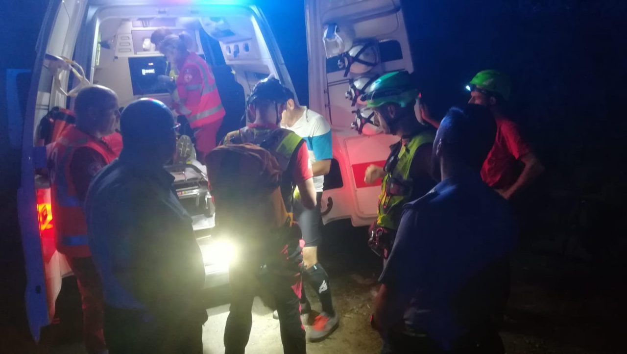 Escursione in bicicletta finisce male, 48enne all’ospedale