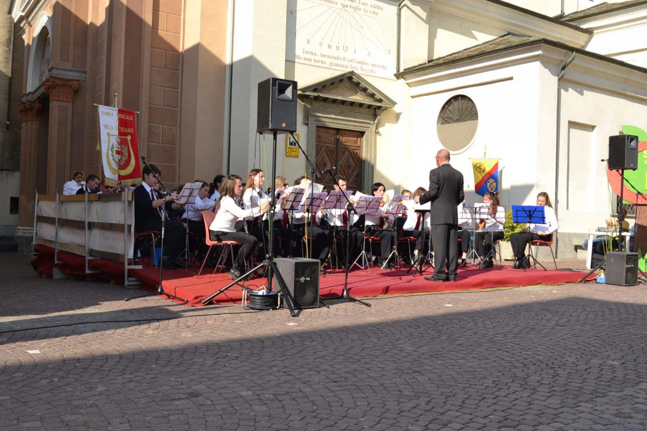 Sagra della mela al via oggi, fra i frutteti ci sarà ScarrozzaMela