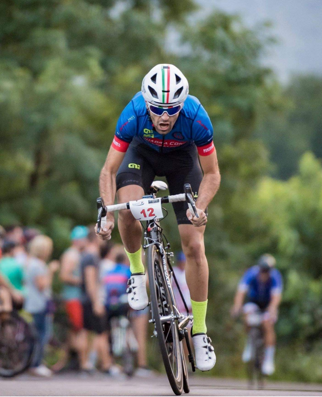 Giovane sportivo trovato morto in casa