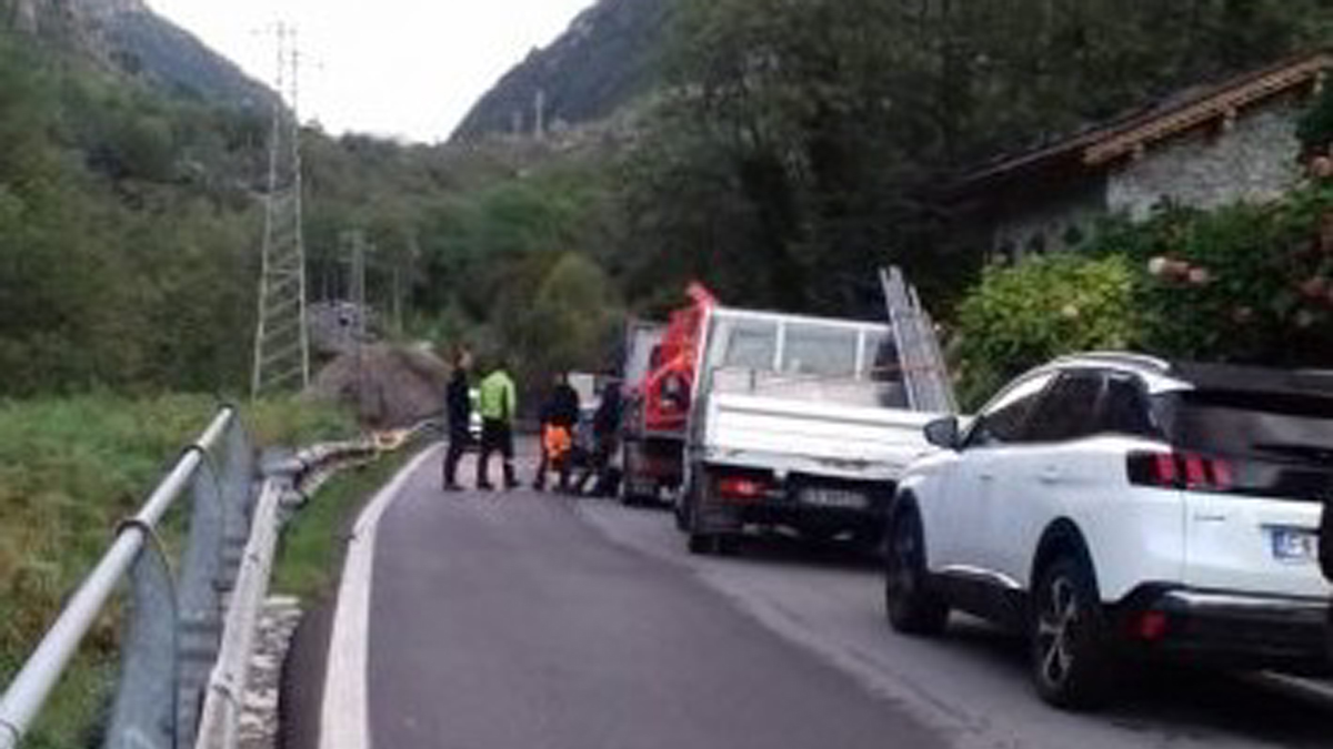 Ancora sassi a Gallivaggio: statale 36 temporaneamente chiusa – AGGIORNAMENTO