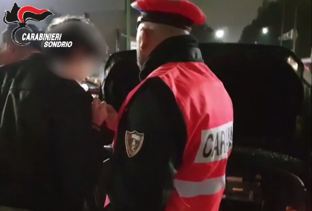 Alla guida con droga e ubriachi, tre valtellinesi nei guai