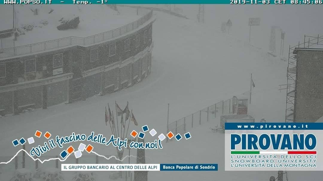 Stelvio chiuso per forti nevicate