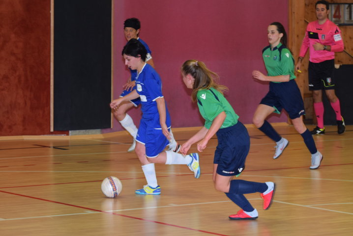 Calcio a 5 femminile in vetrina domani con il derby Sferalpina-Solarity