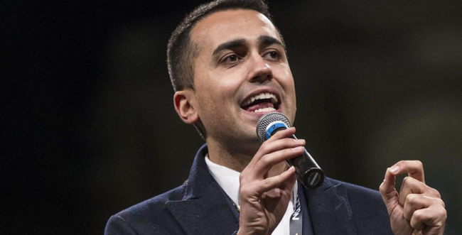 Di Maio contro i negozi aperti 7 giorni su 7