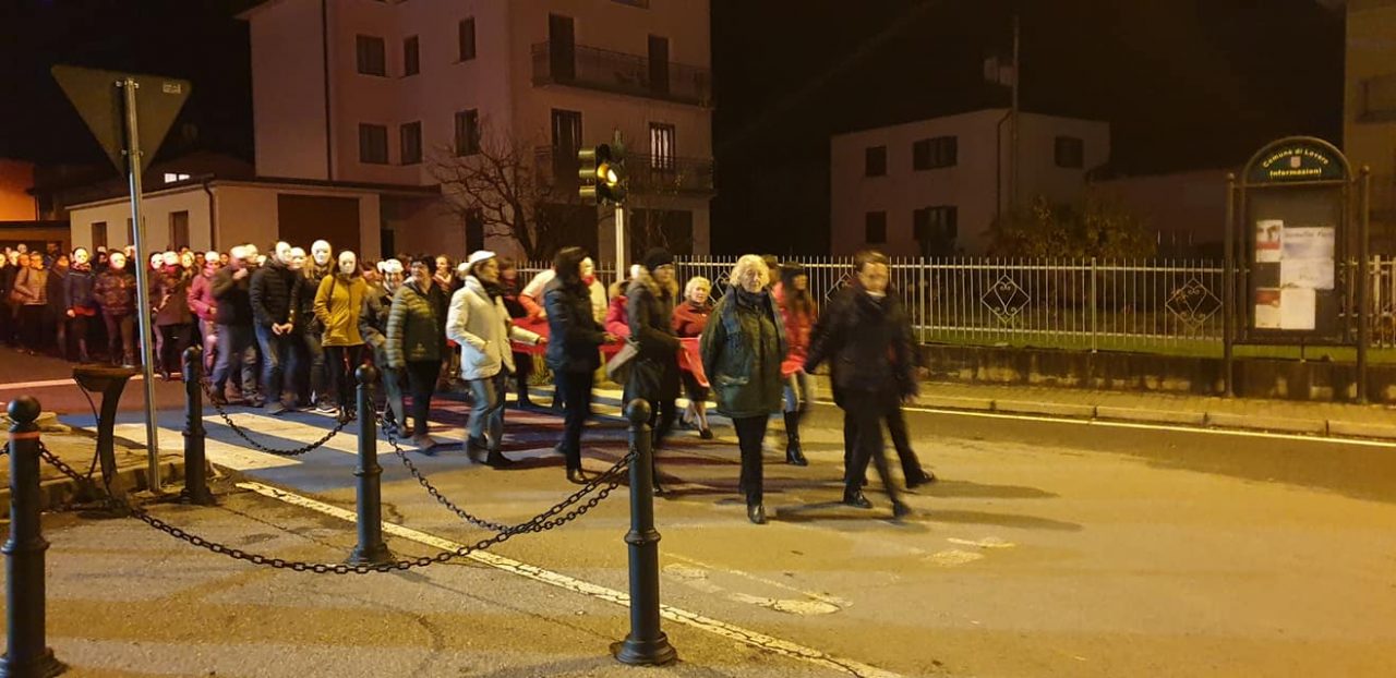 A Lovero tutti per strada contro la violenza sulle donne