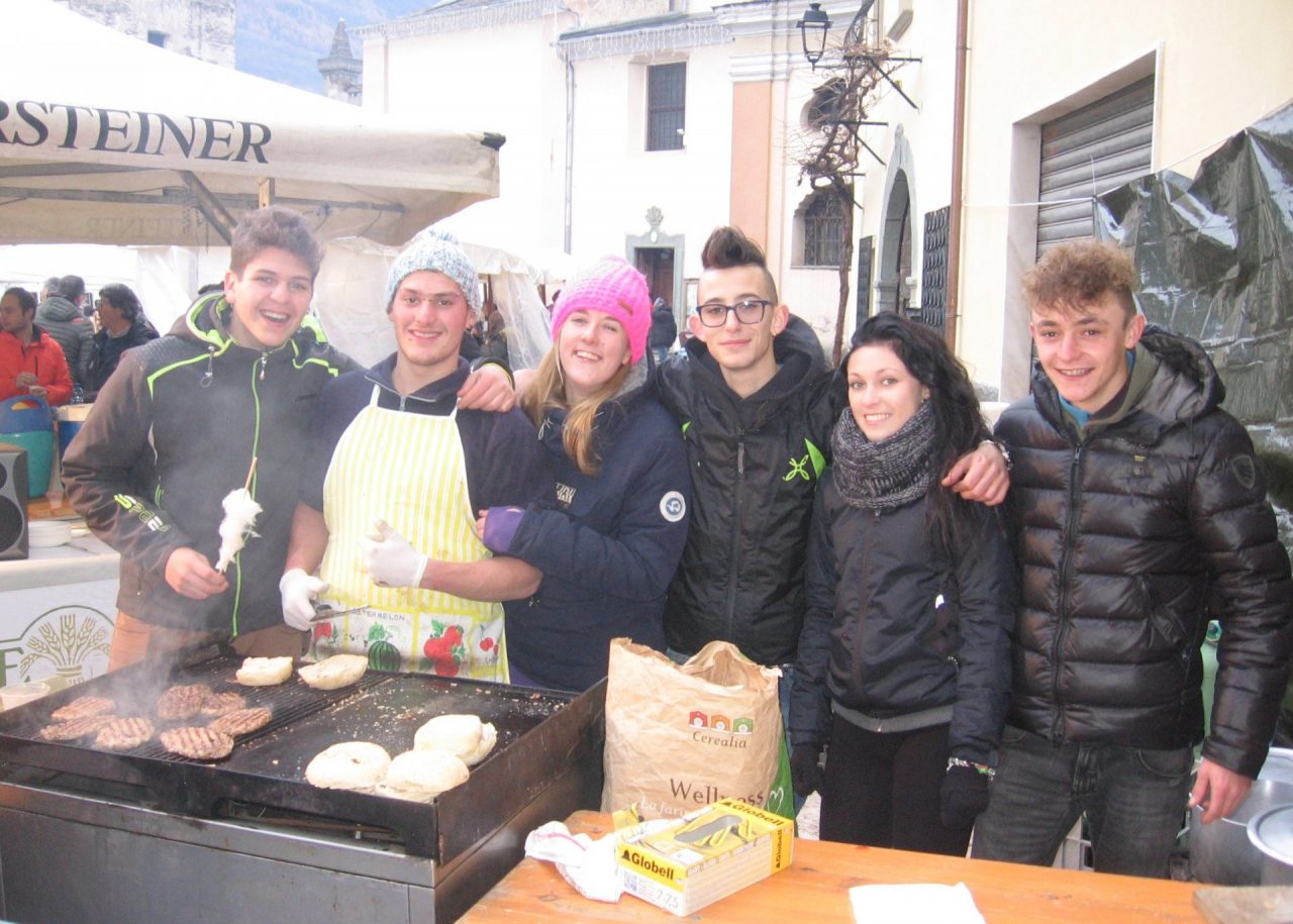 Il successo dei mercatini natalizi a Mazzo