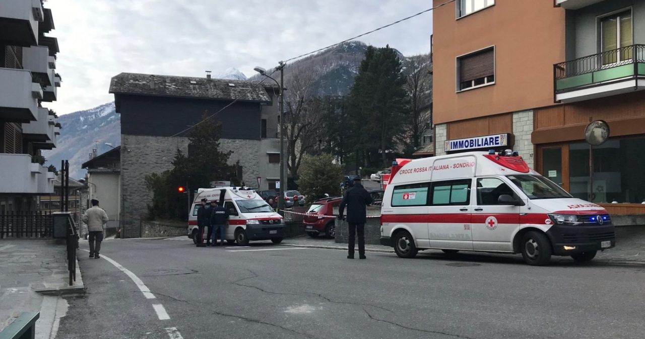 Donna accoltellata, arrestato il marito: voleva uccidersi – NUOVO AGGIORNAMENTO