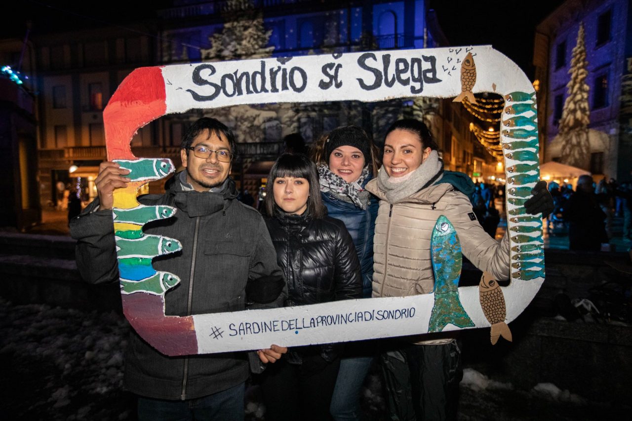 Le Sardine scrivono a tutti i comuni della Lombardia