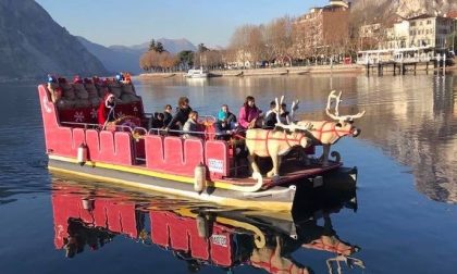Torna sul lago di Lecco la nave-slitta di Babbo Natale