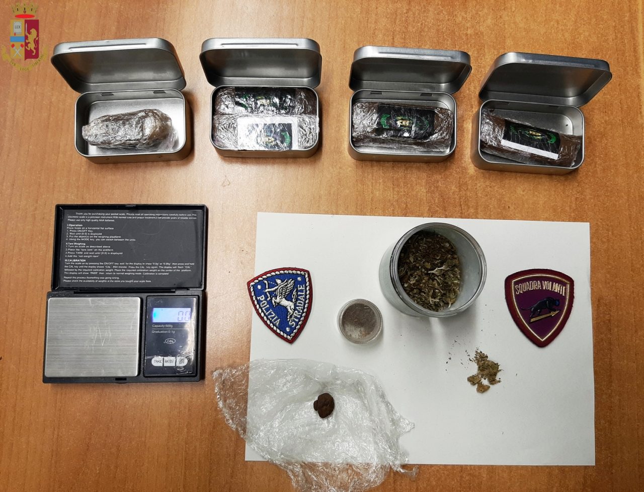 Preso con due etti di droga