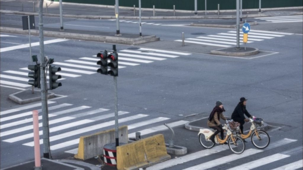 Emergenza smog: Stop totale delle auto a Milano