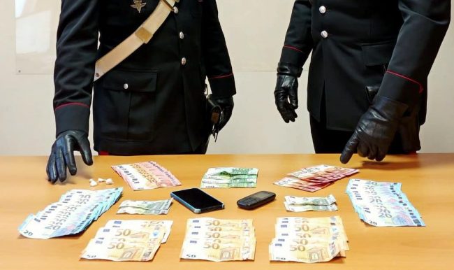 Spaccio di droga a Colico: due in manette