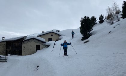 Stop a scialpinismo, bob e ciaspole sulle piste. Il prefetto: "Garantisce la sicurezza"