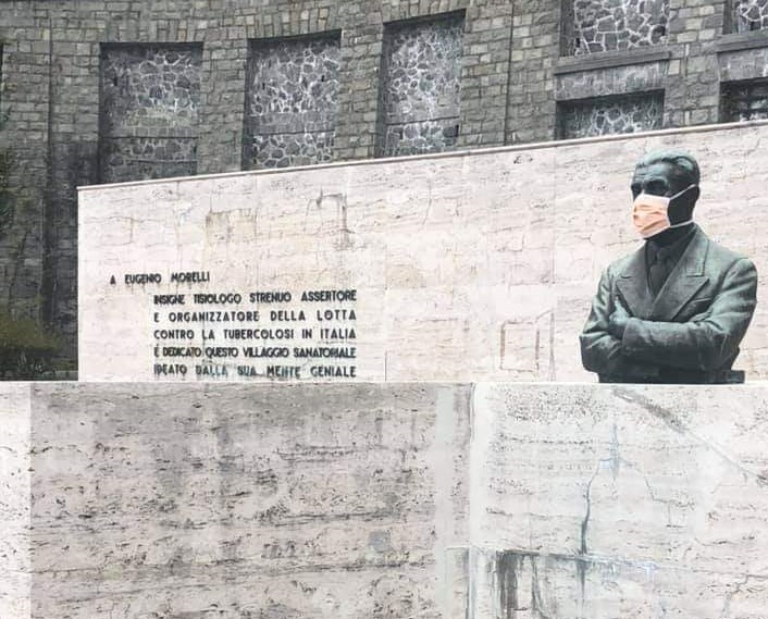 Anche Eugenio Morelli con la mascherina FOTO