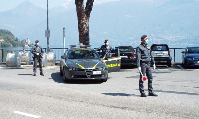 Fuga “romantica” a Menaggio per festeggiare il compleanno, denunciati