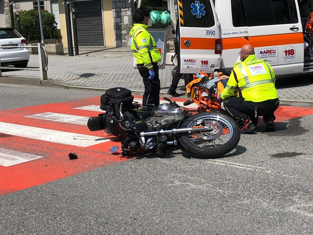 Incidente in viale Maloggia, due donne ferite