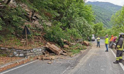 Frana sulla Statale 39, chiusa la strada per Aprica FOTO