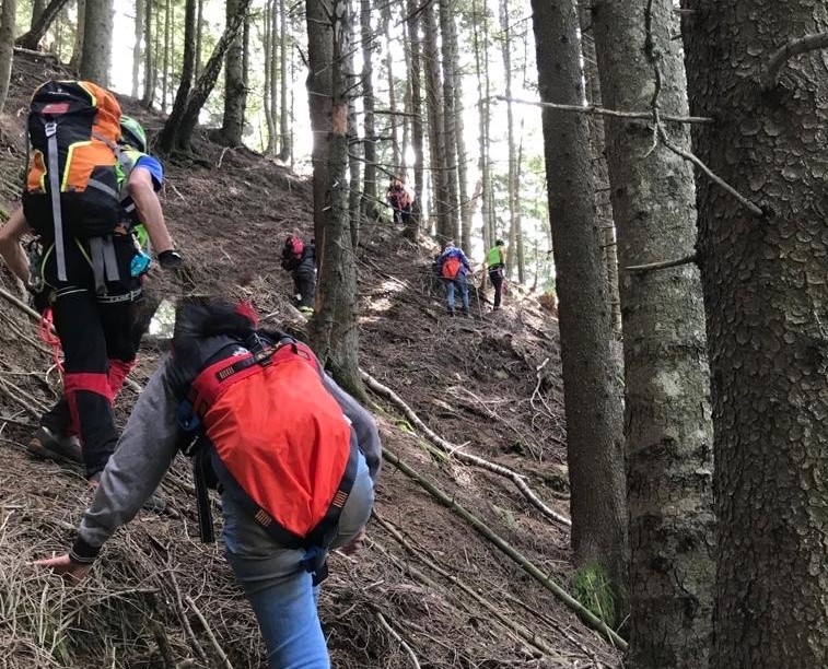 Due cercatori di funghi recuperati dai soccorsi a Bema