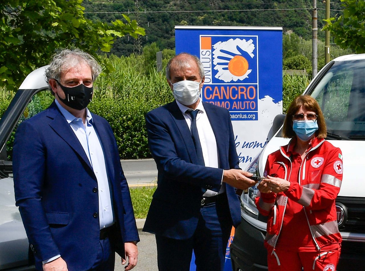 Due vetture alla Croce Rossa di Sondrio per il trasporto dei malati