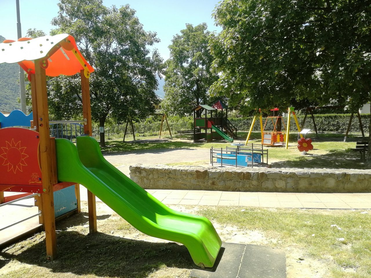 Il Comune apre le aree gioco al Parco San Michele e in Piazza Unità d’Italia