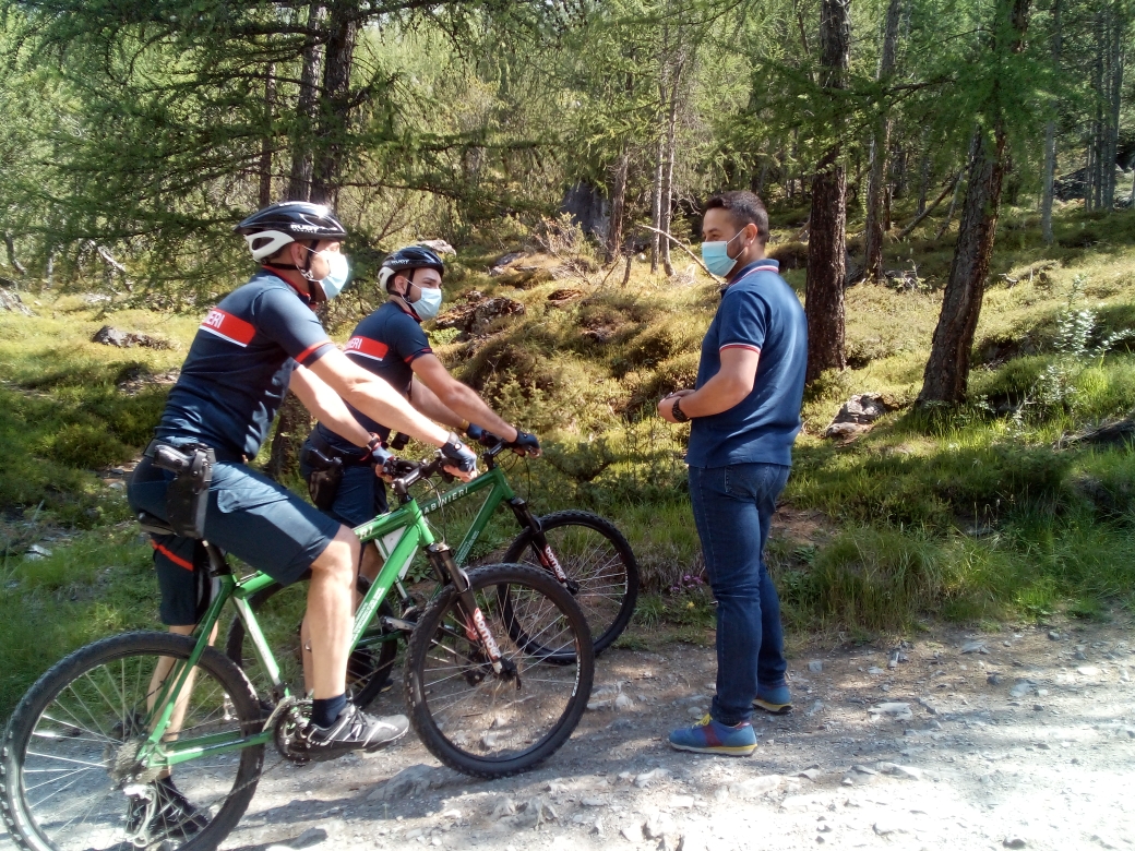 I Carabinieri Forestali nel Parco Nazionale dello Stelvio in mountain bike
