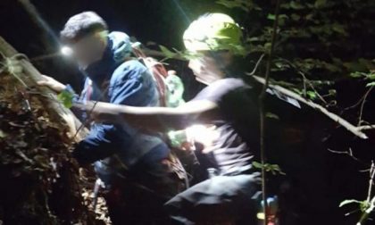 Coppia di escursionisti dispersa nel bosco, salvati nella notte