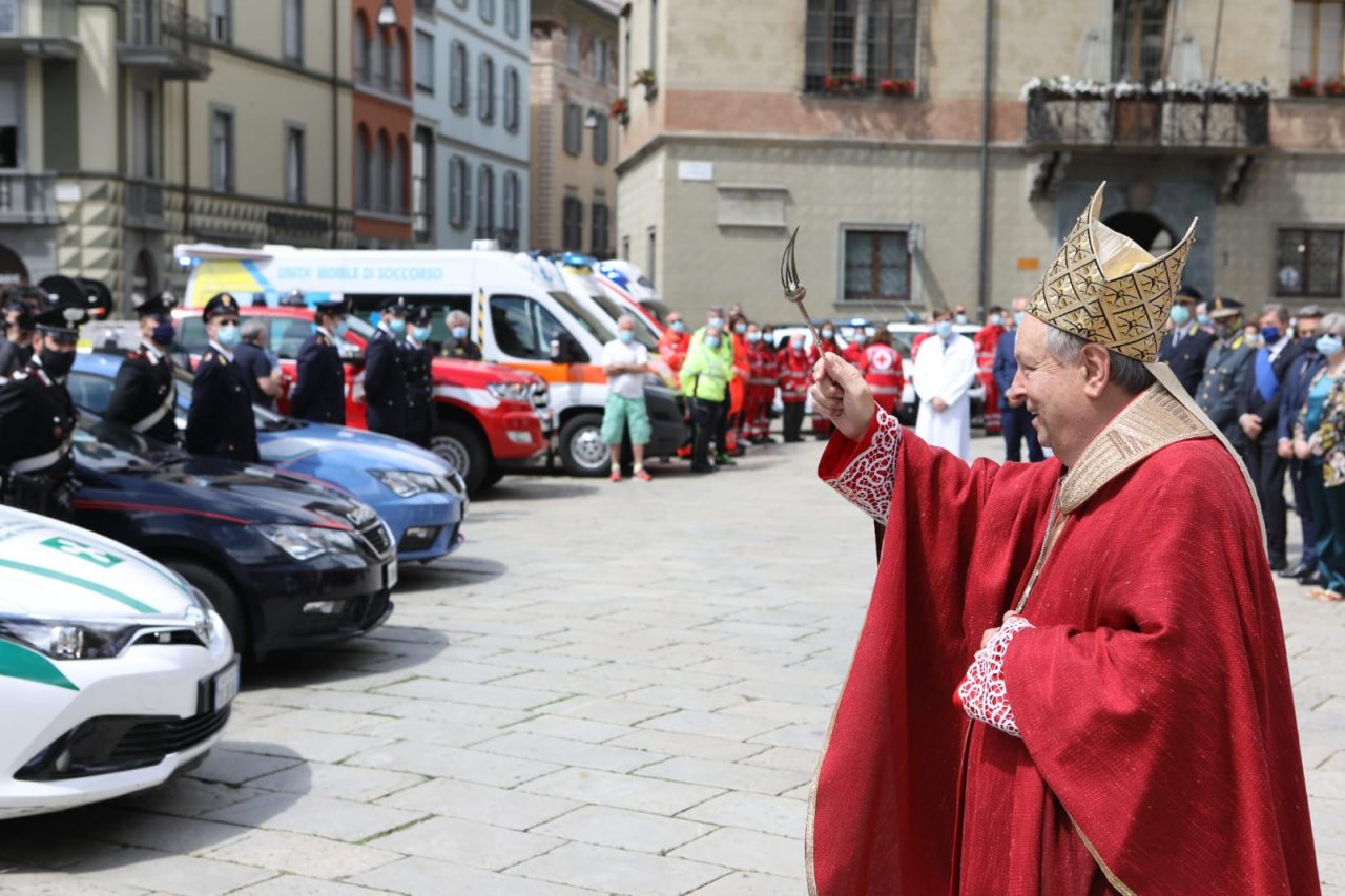 Coronavirus: il Vescovo a Sondrio per ringraziare i nostri eroi FOTO