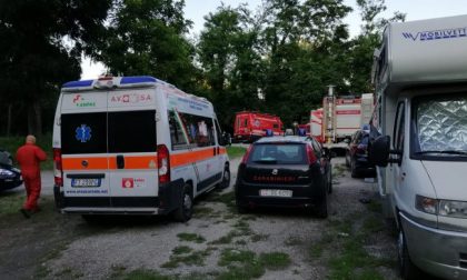 Si tuffa nell'Adda per salvare la figlia ma muore annegato