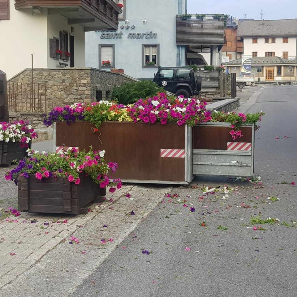 Vandali in azione, il Comune pronto a stanarli e denunciarli
