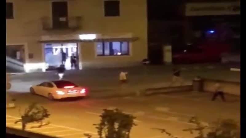 Paura a Sondrio, nella rissa spunta un coltello VIDEO
