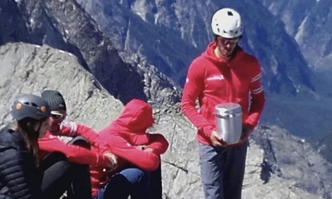 Morì sotto una valanga, le ceneri disperse sulla sua montagna