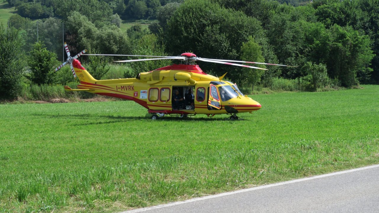 Investe un ciclista e scappa, è caccia al pirata