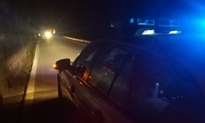 Fugge dalla Polizia mentre guida ubriaco: paura lungo la Statale 38