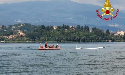 Aliante precipitato nel Lago di Varese, passeggeri salvati dai bagnanti