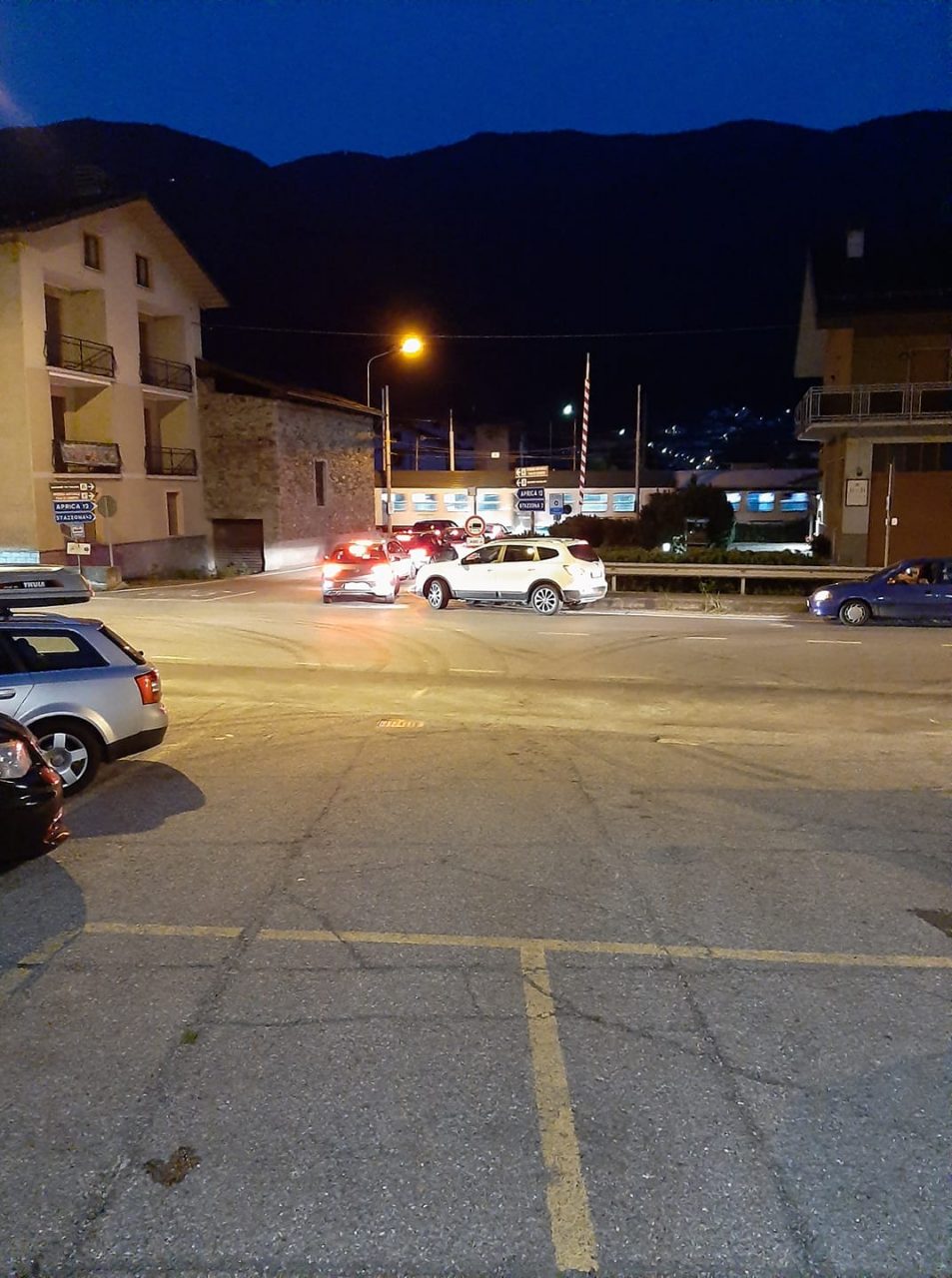 Ferragosto? Sbarre alzate e il treno passa