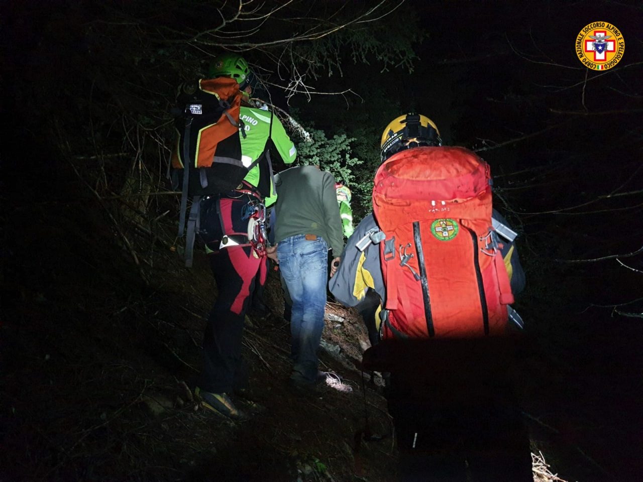 Malore nella notte, signora salvata dal Soccorso Alpino
