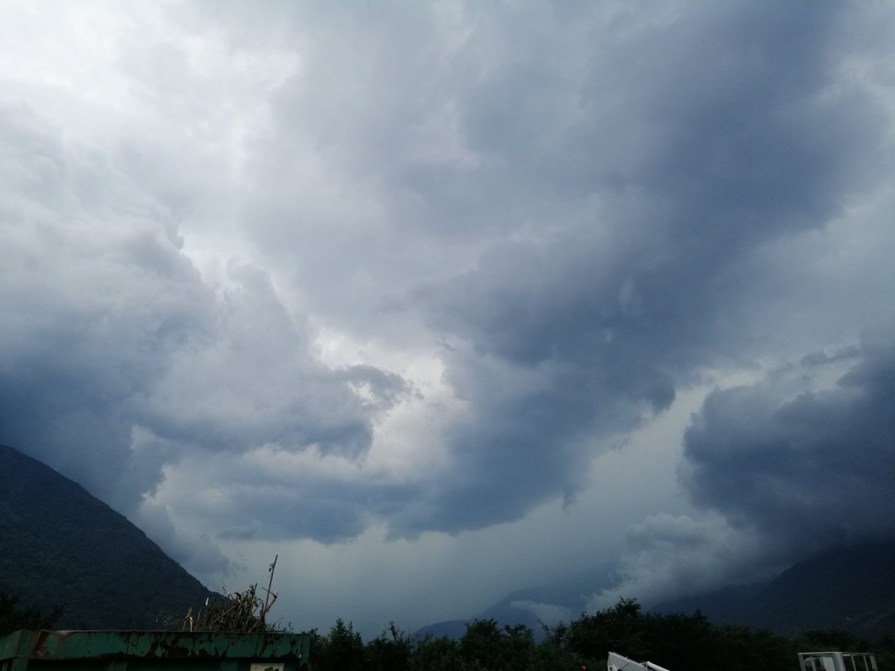 Rimane l’allerta meteo in Valtellina e in tutta la regione
