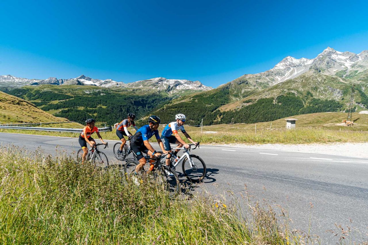 Il Giro Under 23 a Montespluga: un grande evento sportivo che promuove la Valchiavenna