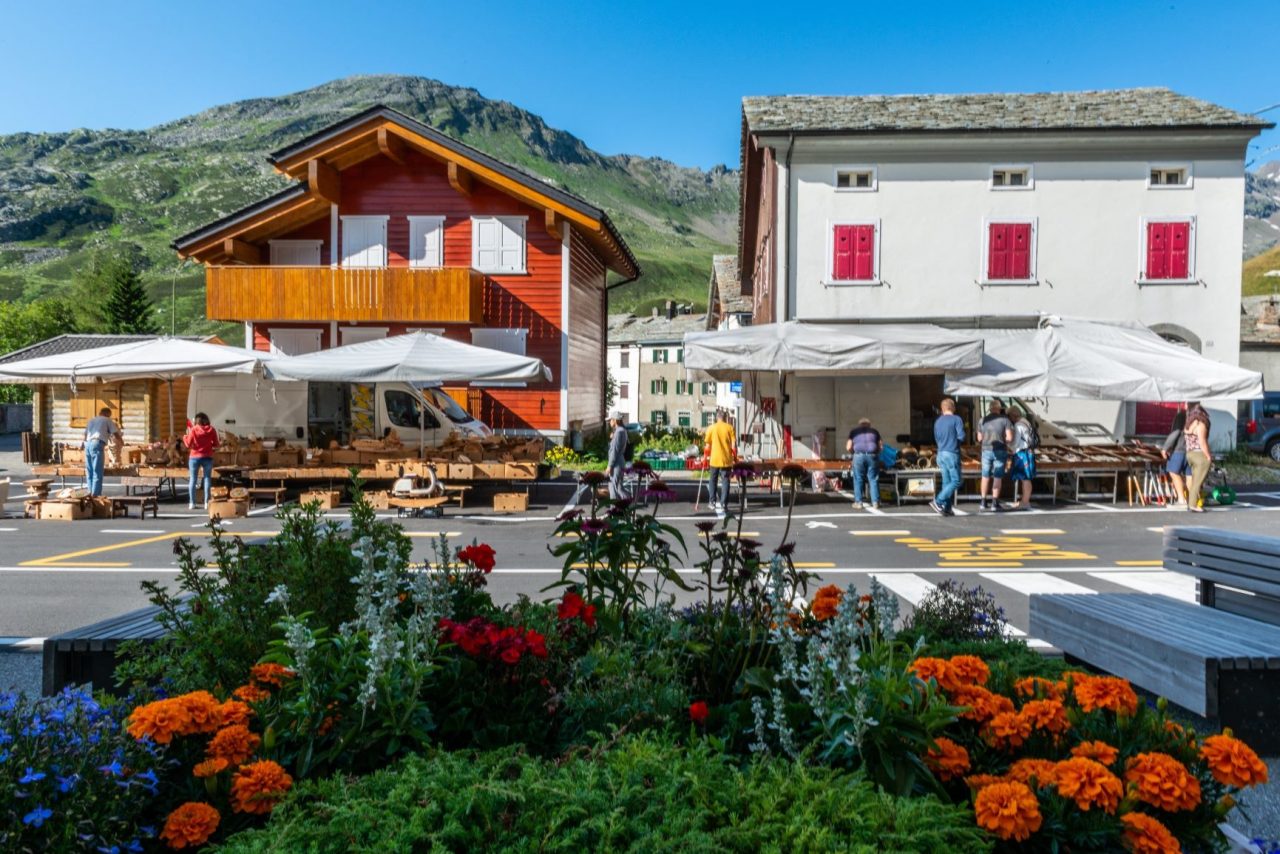 Proiezioni degli scorci più belli della Valchiavenna per accogliere i turisti