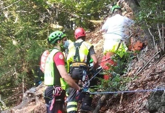 Cercatore di funghi ferito in località Verdel