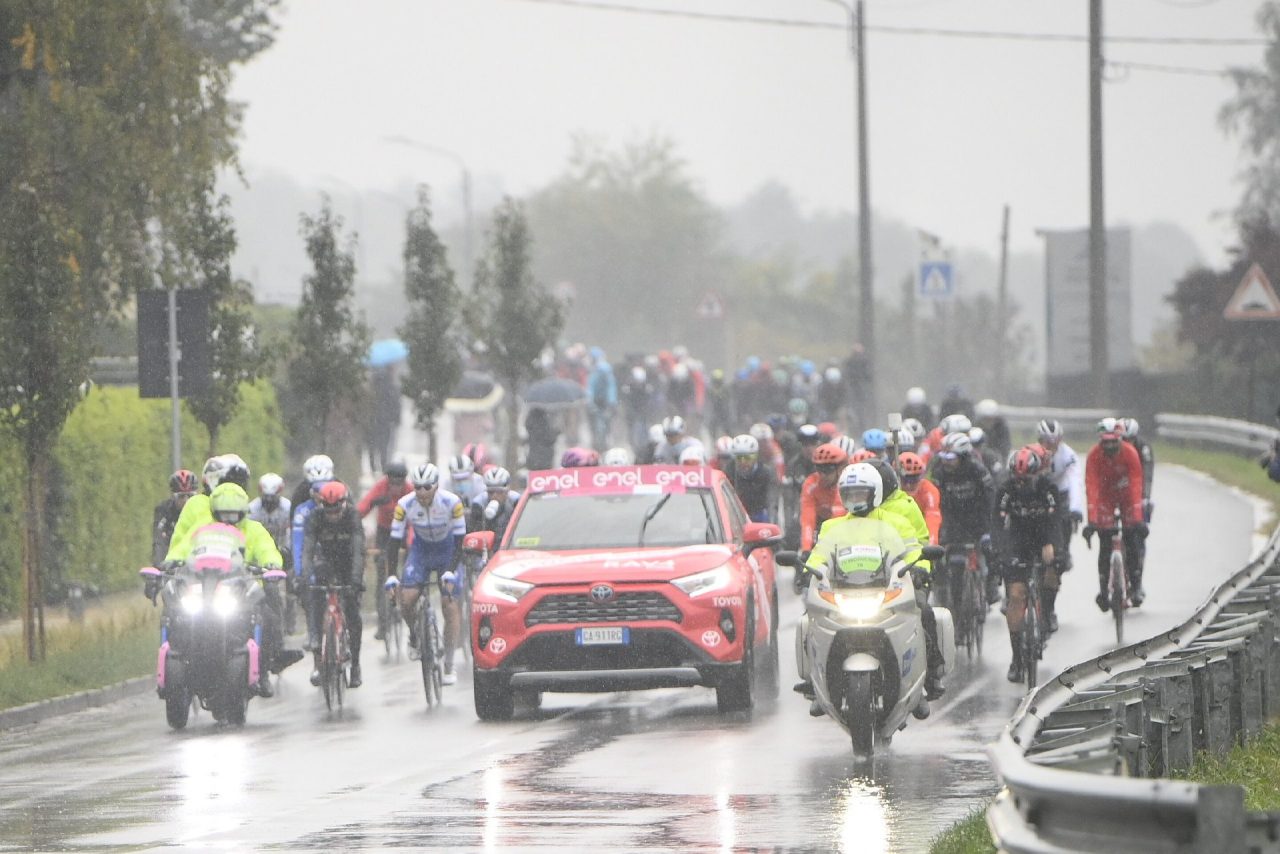 Giro d’Italia: neutralizzata la tappa da Morbegno