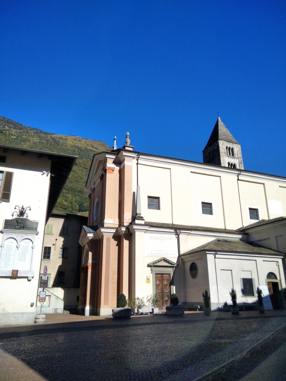 Villa saluta l’arrivo in paese di don Luigi Pedroni