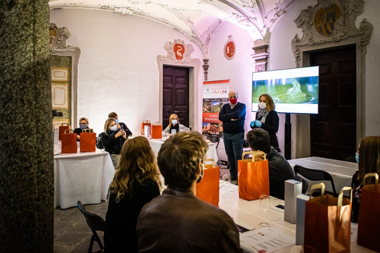 I visitatori promuovono la Mostra del Bitto edizione limitata