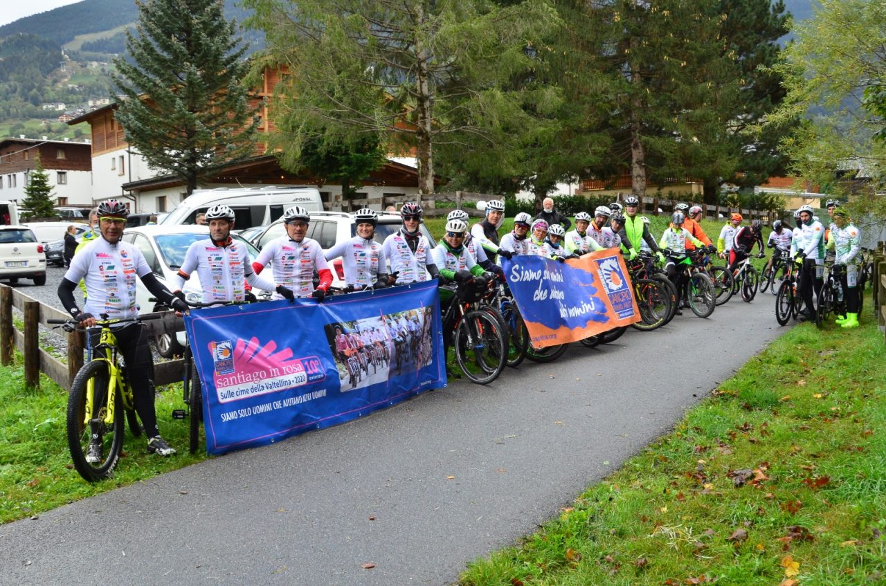 Grande festa ai Laghi di Cancano per l’arrivo della decima edizione di Santiago in rosa FOTO