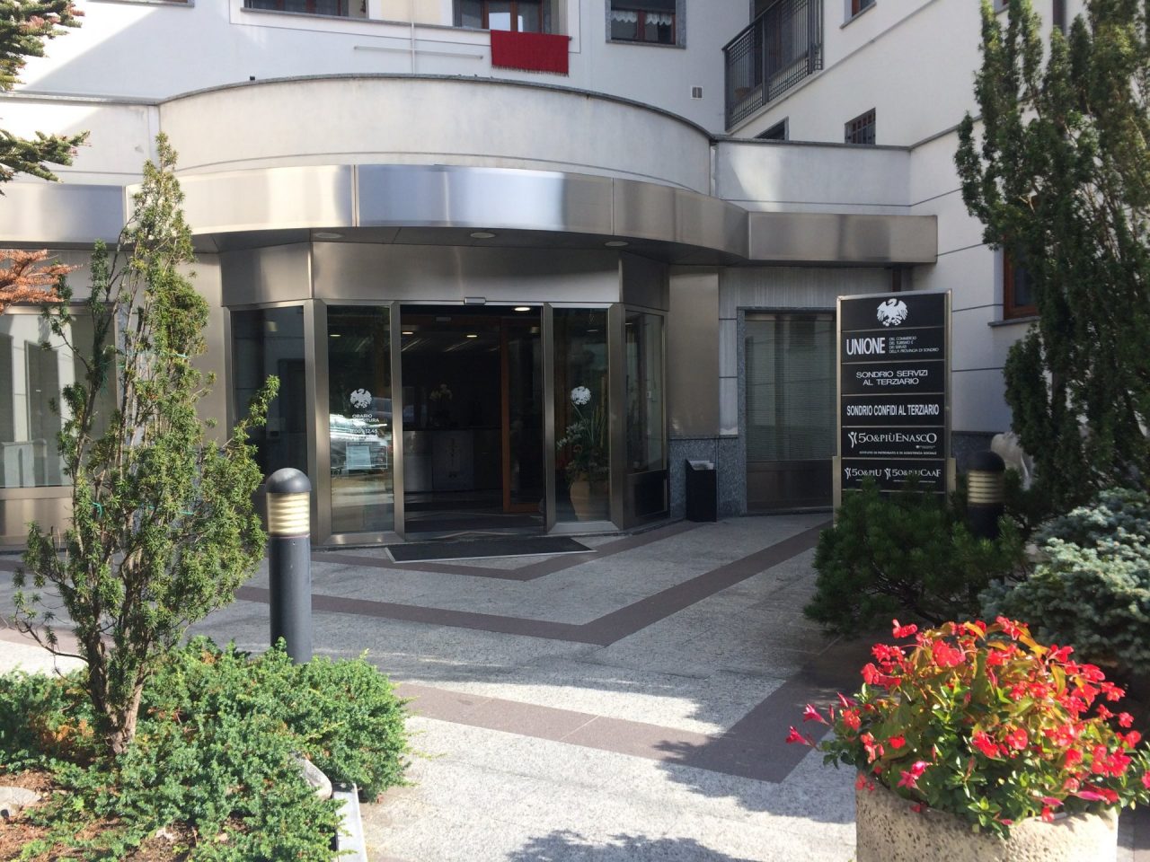 Coprifuoco in Lombardia, scoppia la polemica