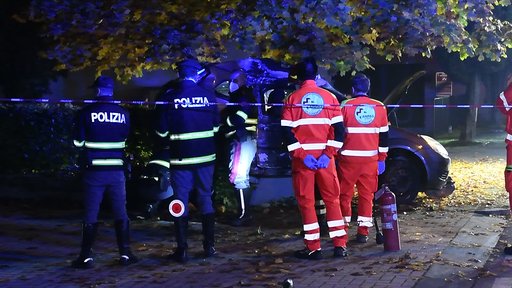 Tragedia: guida dopo aver bevuto e si schianta contro un albero. Muore l’amica di 19 anni