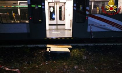 20 persone bloccate sul treno, intervengono i Vigili del Fuoco