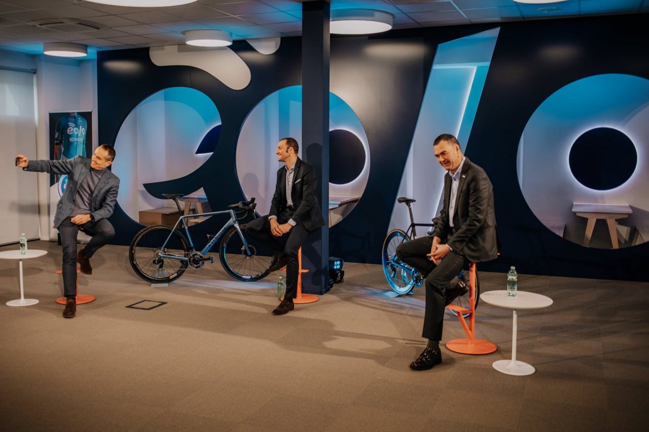 Presentata la Eolo-Kometa Cycling Team