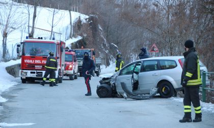 Incidente stradale, due in ospedale - FOTO