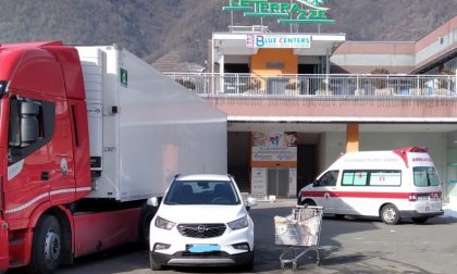 Incidente nel parcheggio del supermercato a Villa di Tirano
